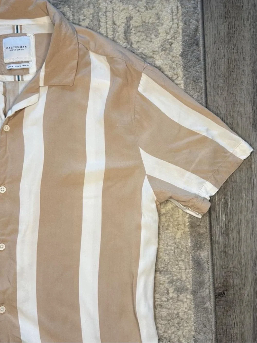 Cactus Man by Ricky Singh tan white striped short sleeve button down shirt M